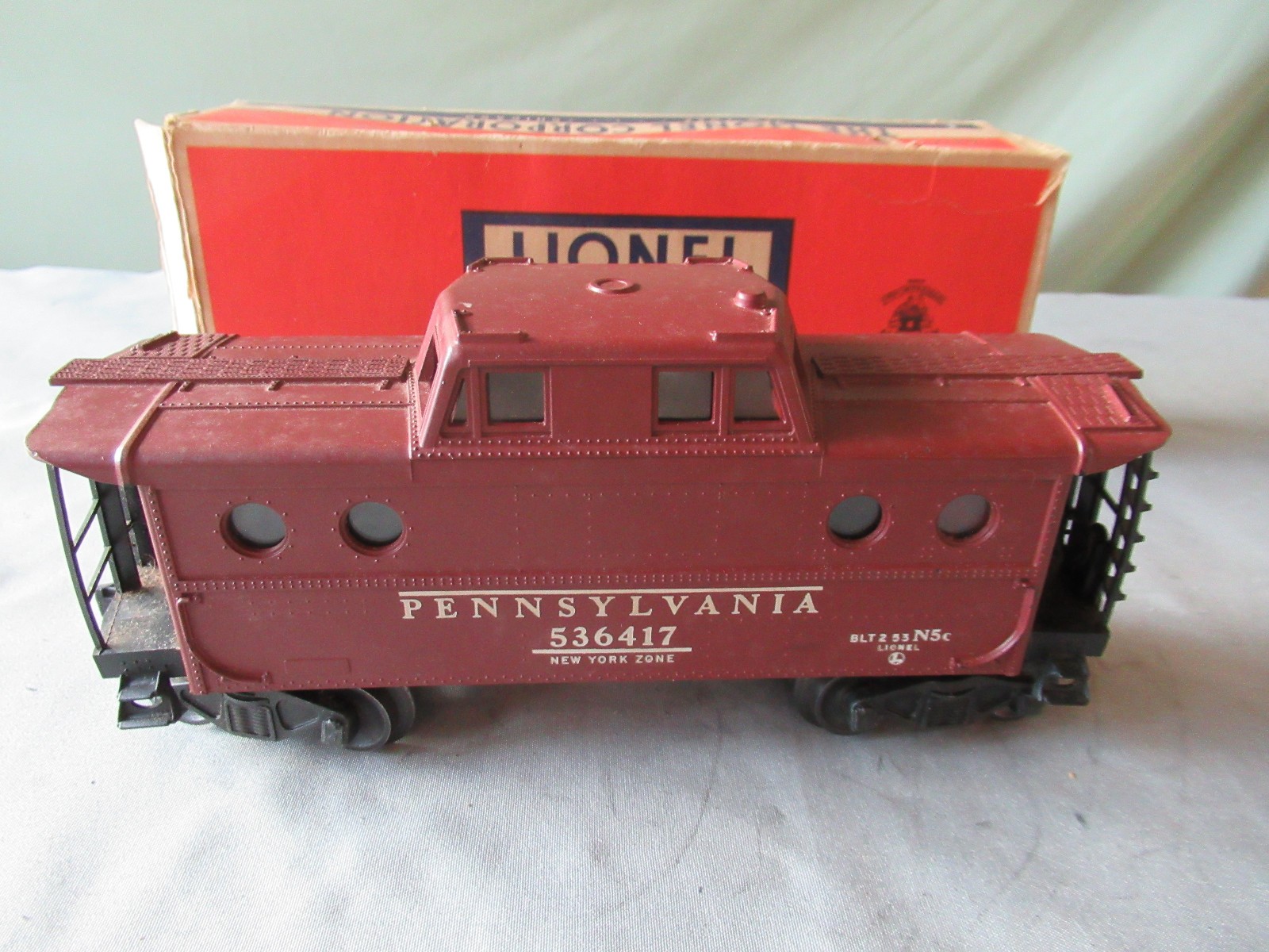 Lionel 6417 Illuminated N5C Porthole Brown Caboose in Excellent Cond. w/OB