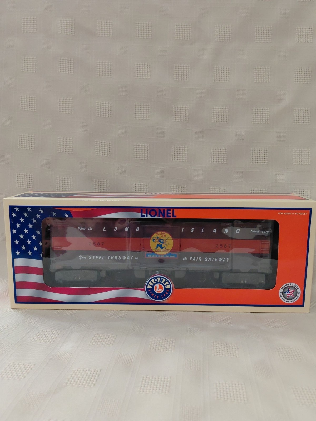 NIB Lionel METCA 2587 Long Island Boxcar 1901200 Die-Cast Trucks Opening Doors