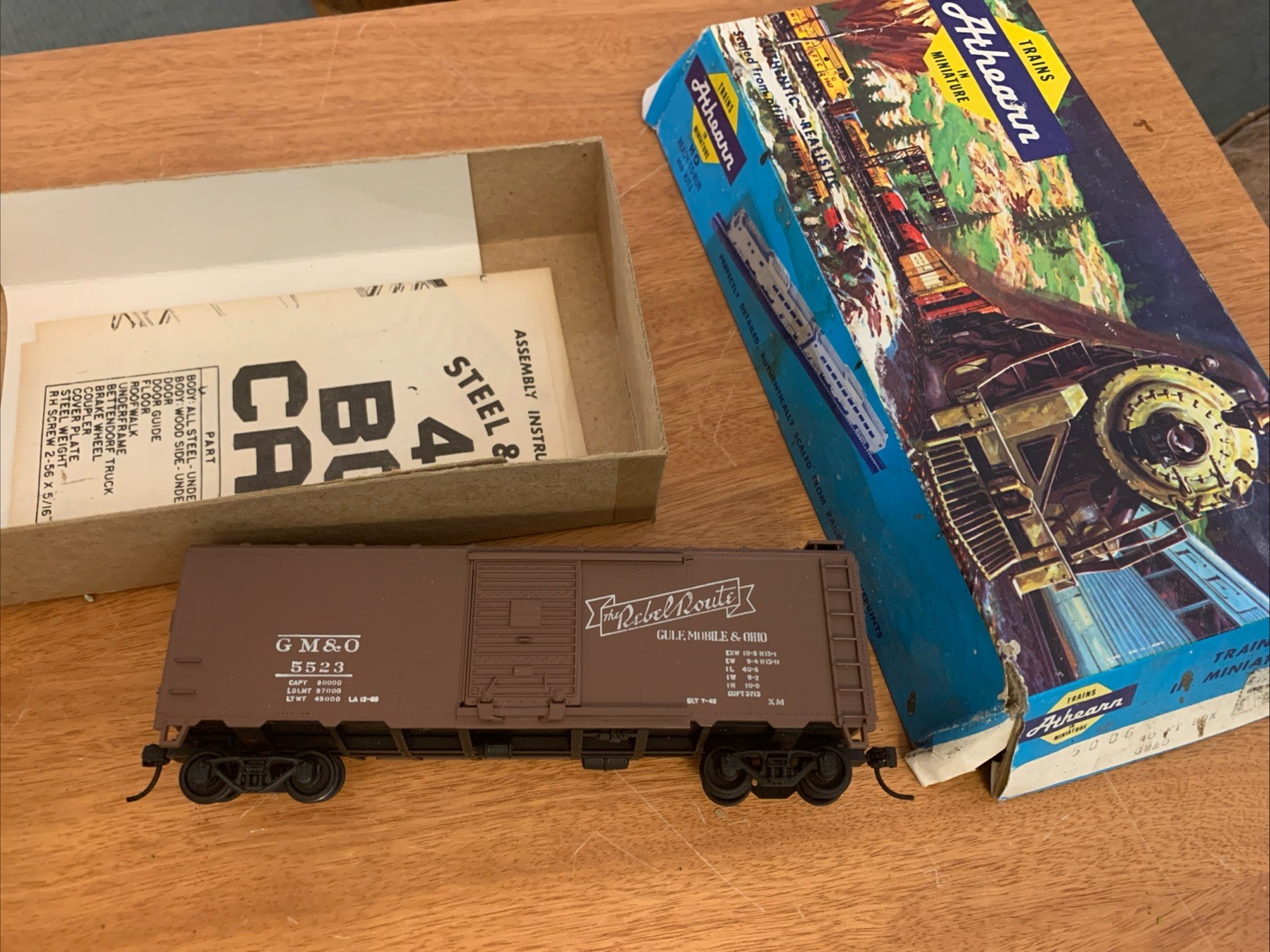 USED Athearn HO 40′ Steel Box Car, G M & O The Rebel Route, Gulf Mobile & Ohio