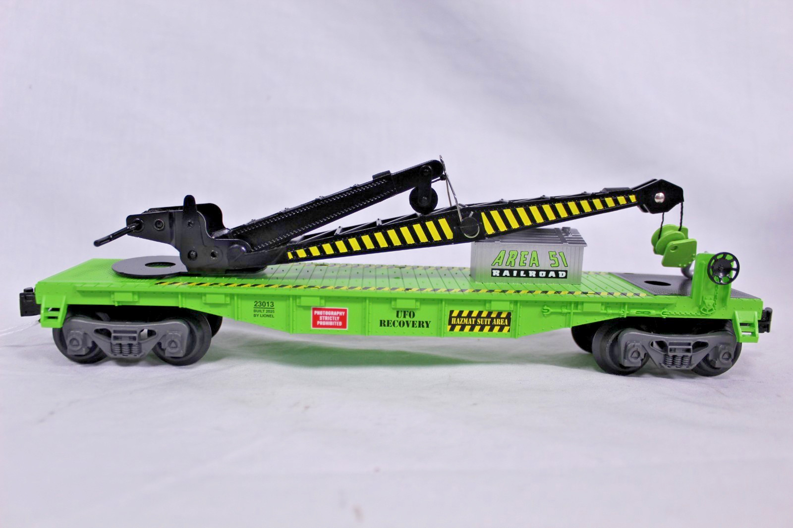 Lionel 23013 Area 51 UFO Recovery Derrick Car (No Box) – New!!