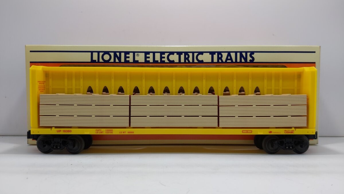 Lionel 6-16380 O Gauge Union Pacific Center I-Beam Flatcar with Wood Load LN/Box
