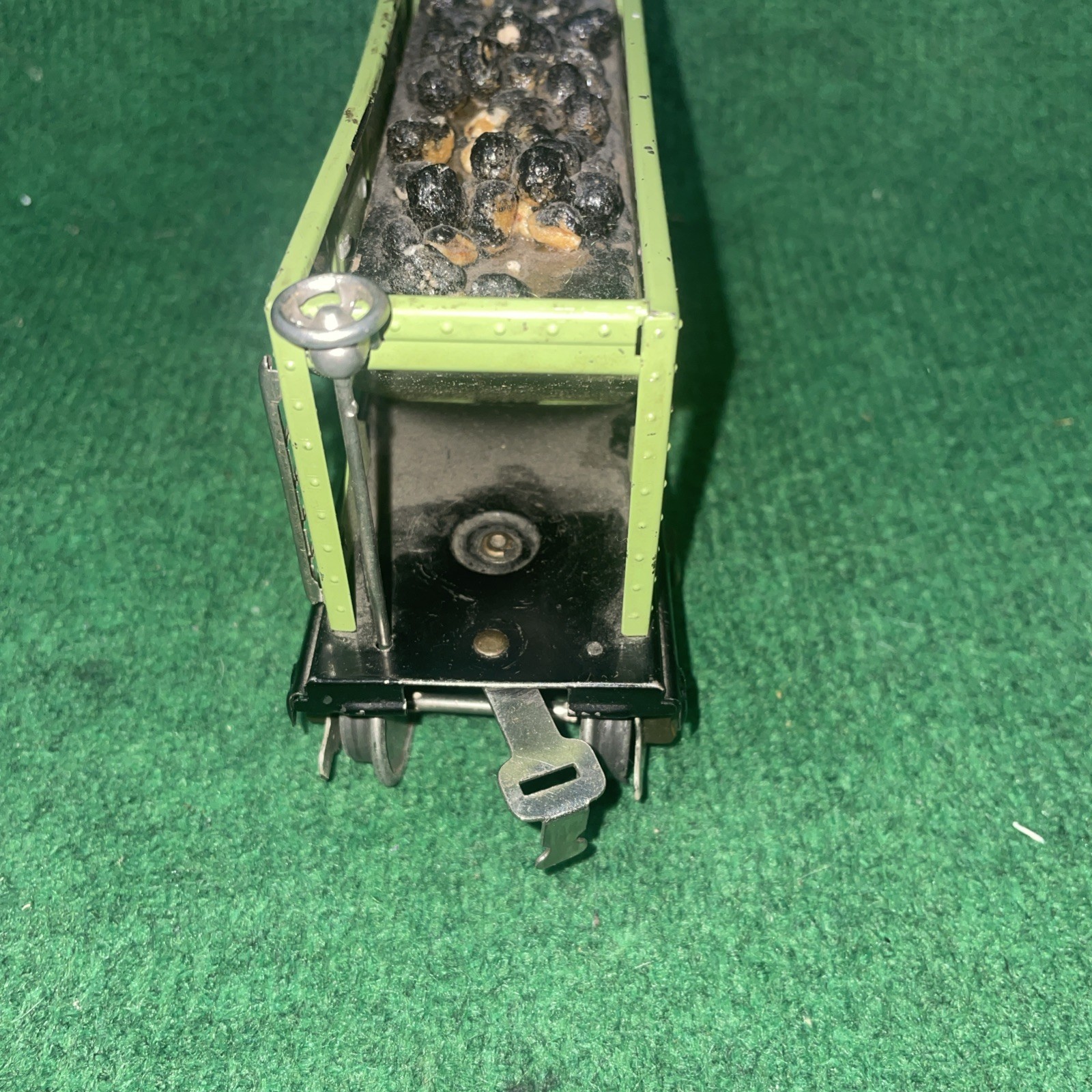 LIONEL LINES PREWAR TIN PLATE O GAUGE GREEN SINGLE BAY HOPPER CAR # 2653