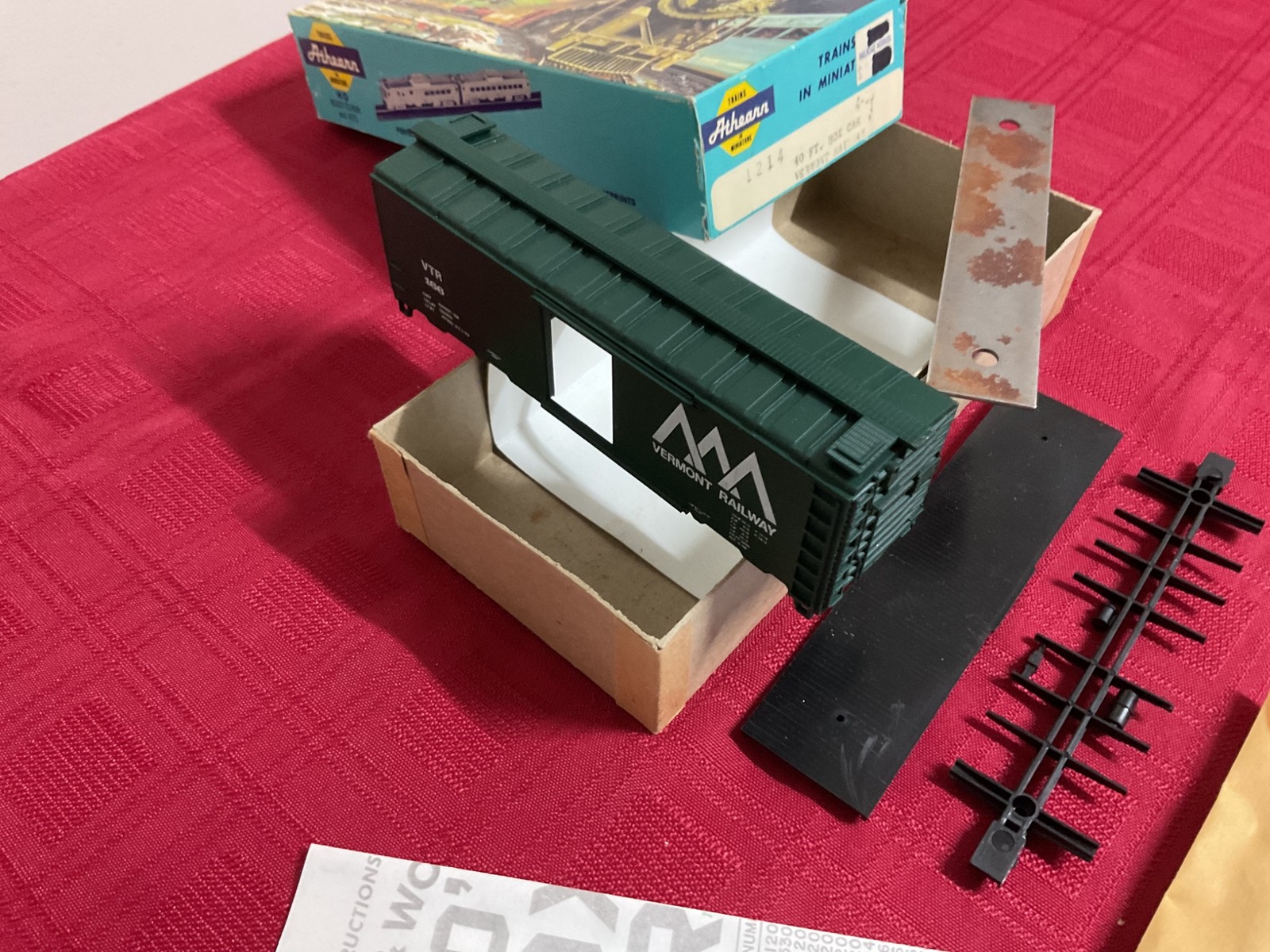 ATHEARN HO-SCALE 40’ VERMONT RAILWAY BOX CAR KIT #1214 BRAND NEW!!! 🚂