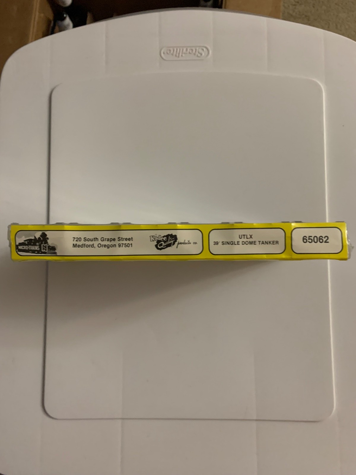 N Scale Micro-Trains UTLX 39′ Single Dome Tank Car 6 Pack MT 65062 Pack Set #2
