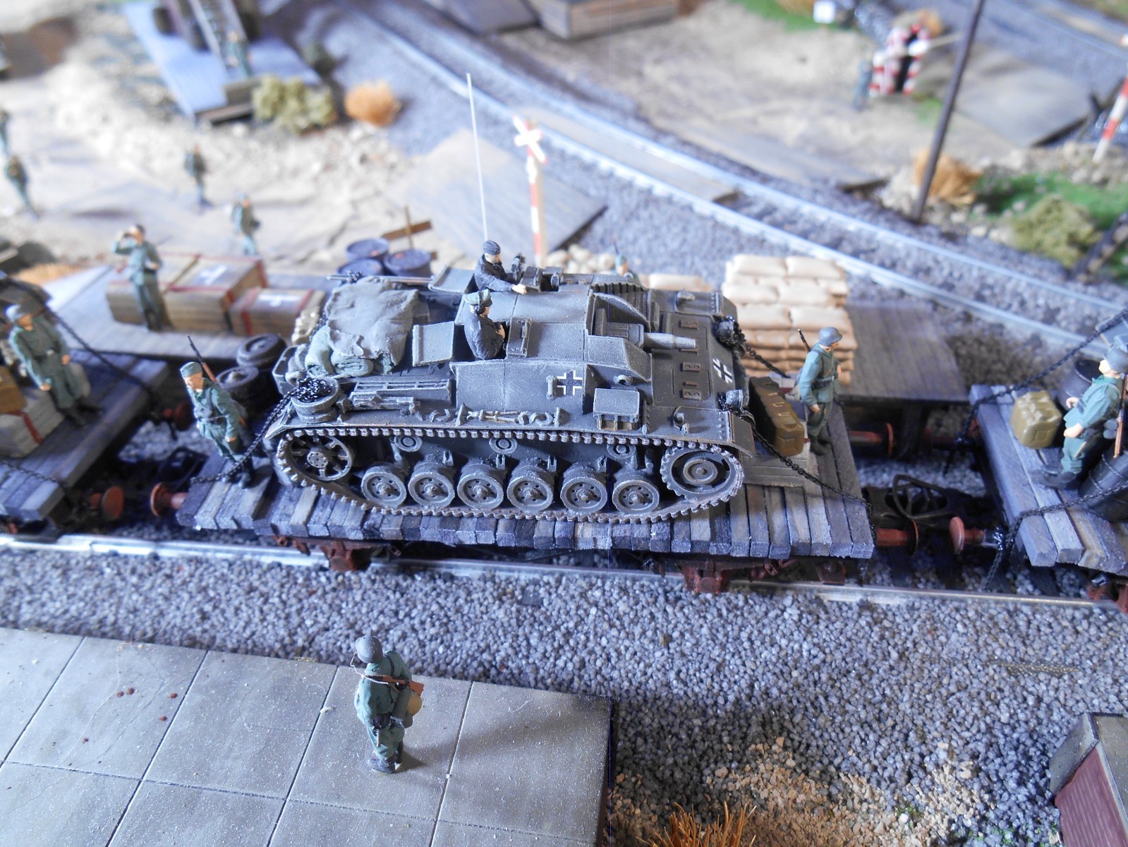HO Roco Minitank 7th Panzer Army Tank 5 Car Train w/ Soldiers A2940 Custom