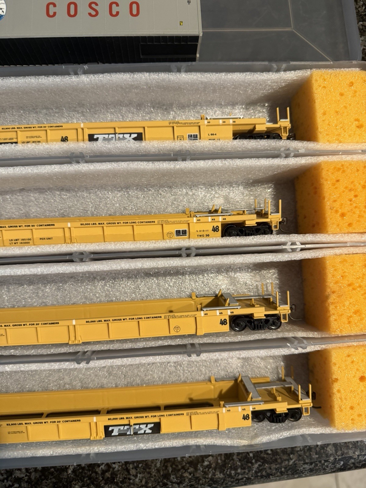 Lot Of Four HO Walthers Thrall Well Cars DTTX w/Containers DTTX #25064 & #54184
