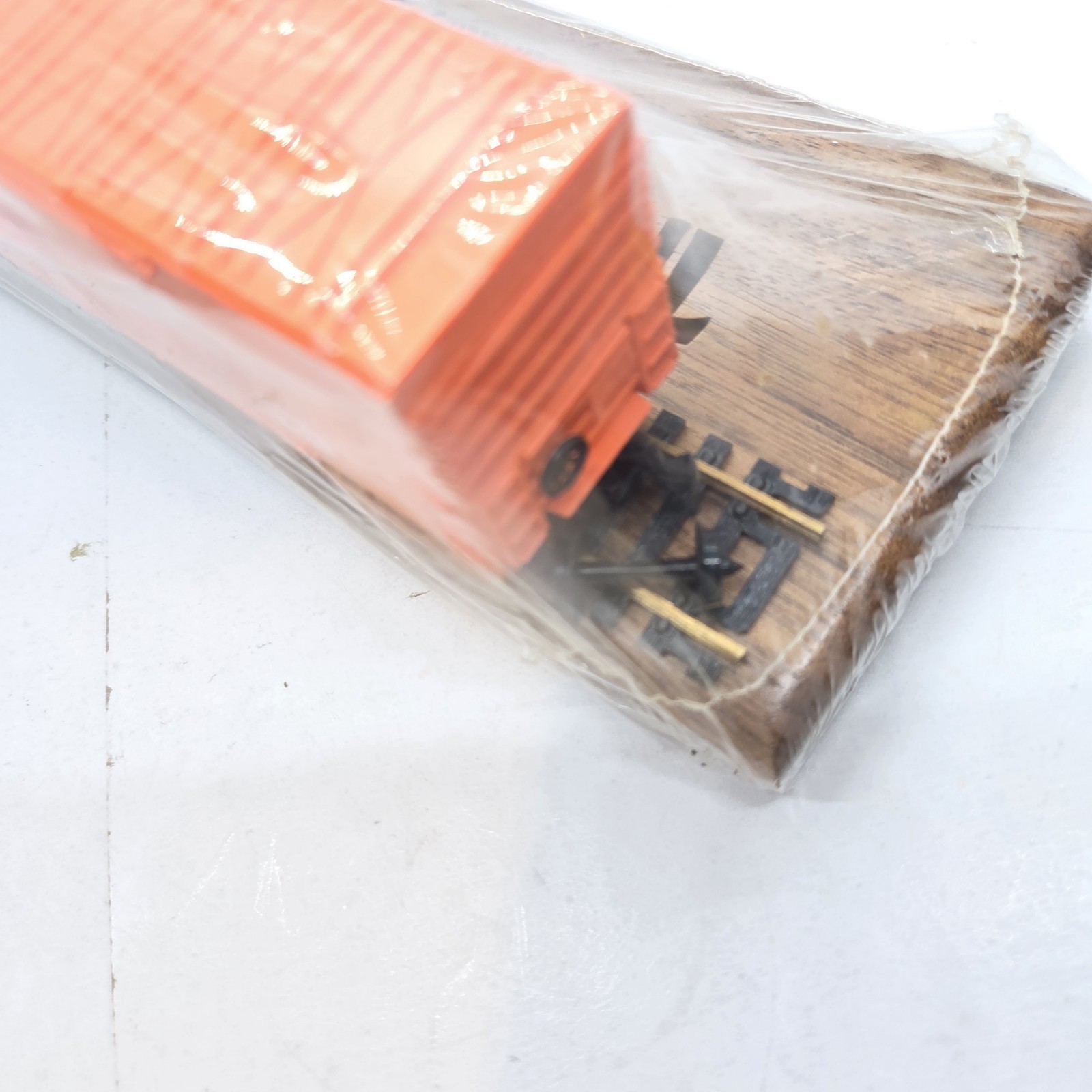 HO Scale Tropicana Boxcar Reefer Train on Track 1988 Citrus Bowl Pen Holder