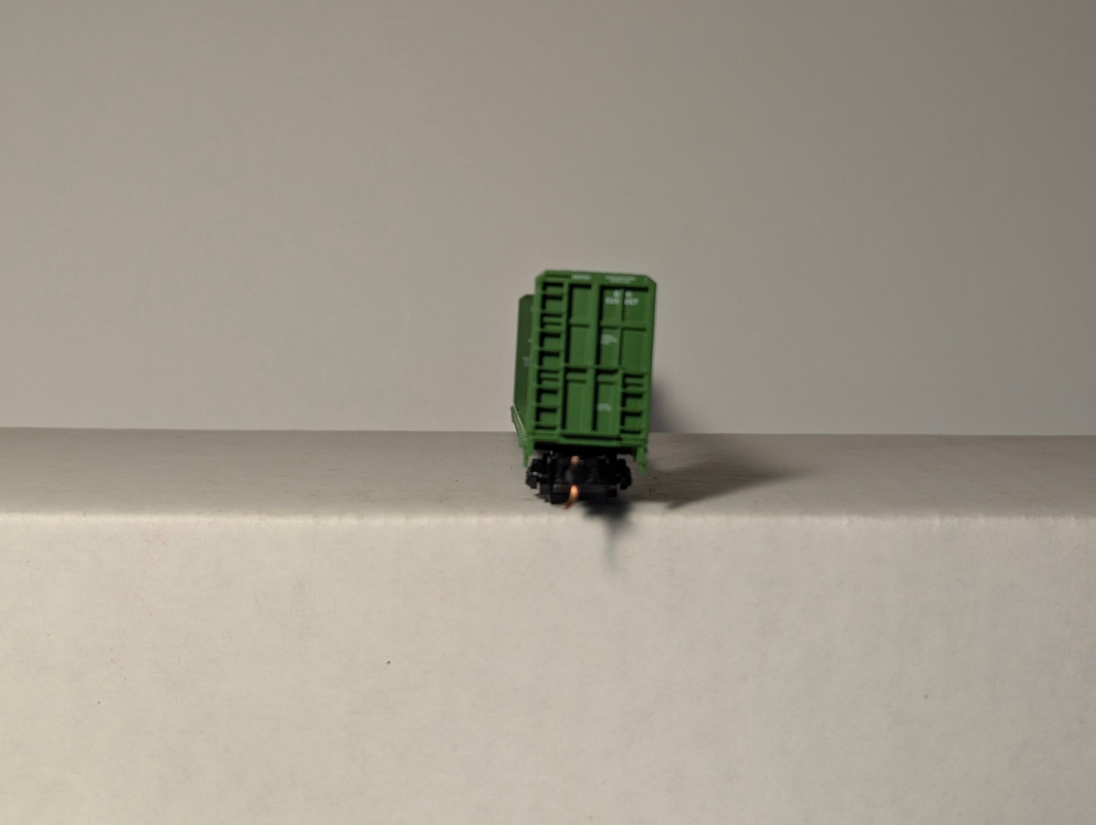 Red Caboose RN-16505-18 76′ Centerbeam Flat Car Burlington Northern BN625057