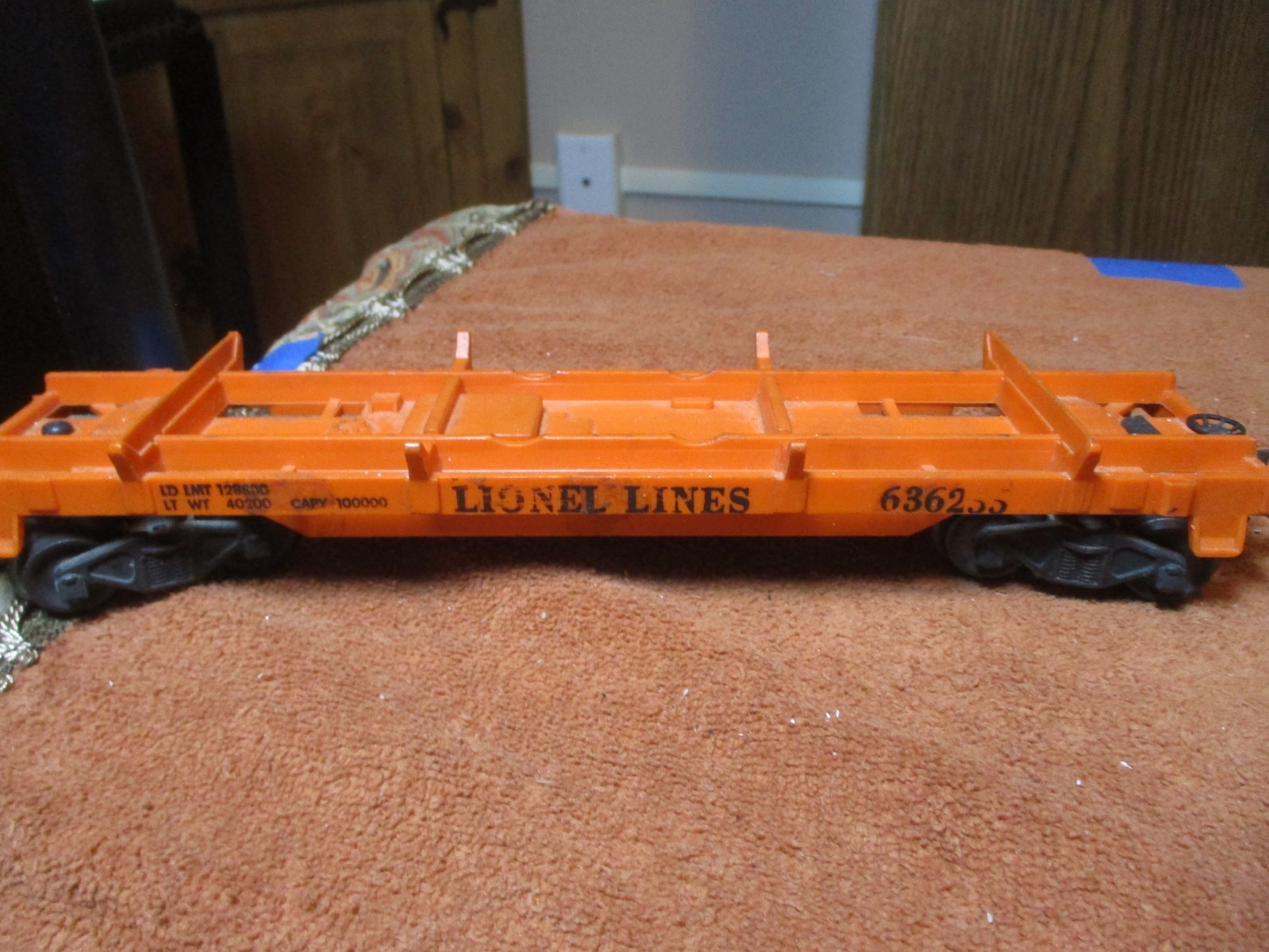 LIONEL POSTWAR – O GAUGE Lionel Lines Orange RAIL TRUCK CAR #636255 – NO LOAD