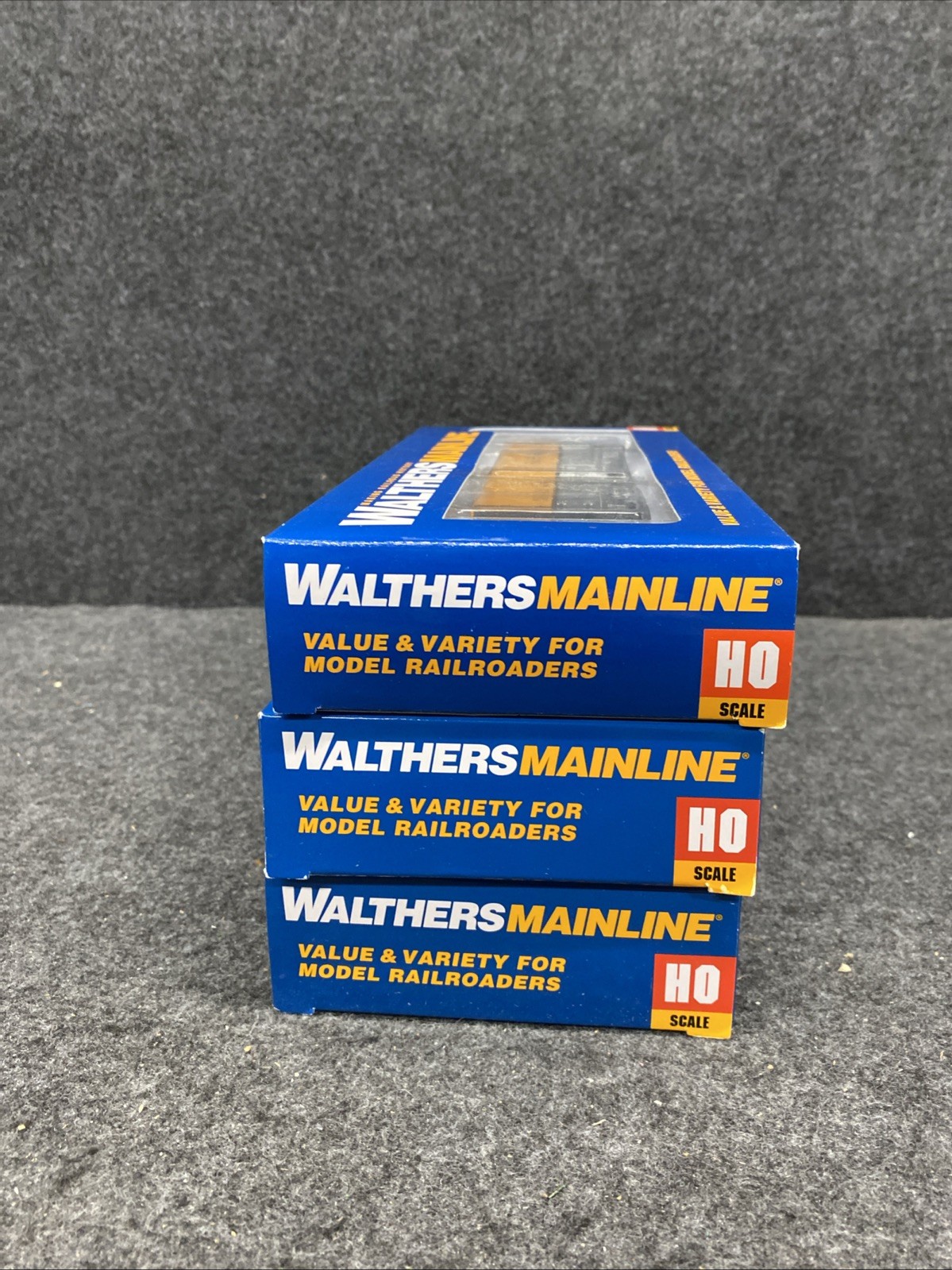 Walthers Mainline Mixed Freight Cars Qty 3, 910-2733, 6918, 1153 (WL050626-03)