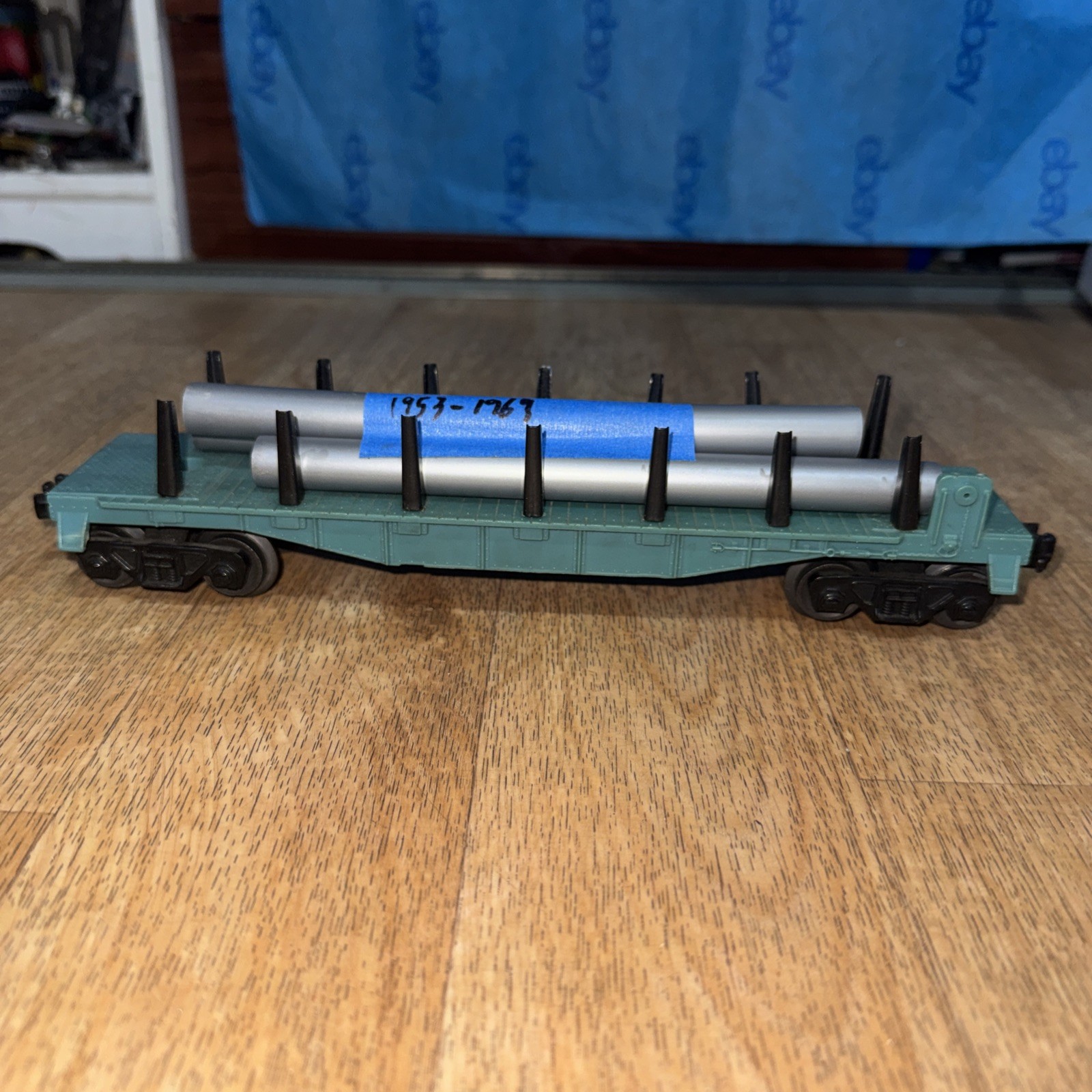 Lionel O 6511-2 Flat Car With Pipes 1953-1969 Green