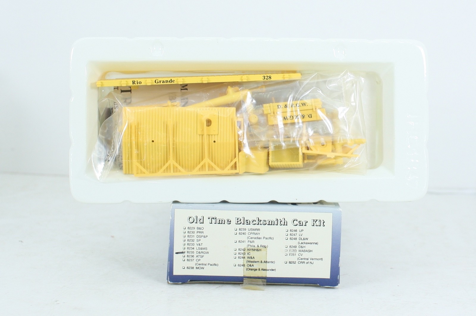 HO Scale IHC 8235 Denver & Rio Grande Old Time Blacksmith Car Kit