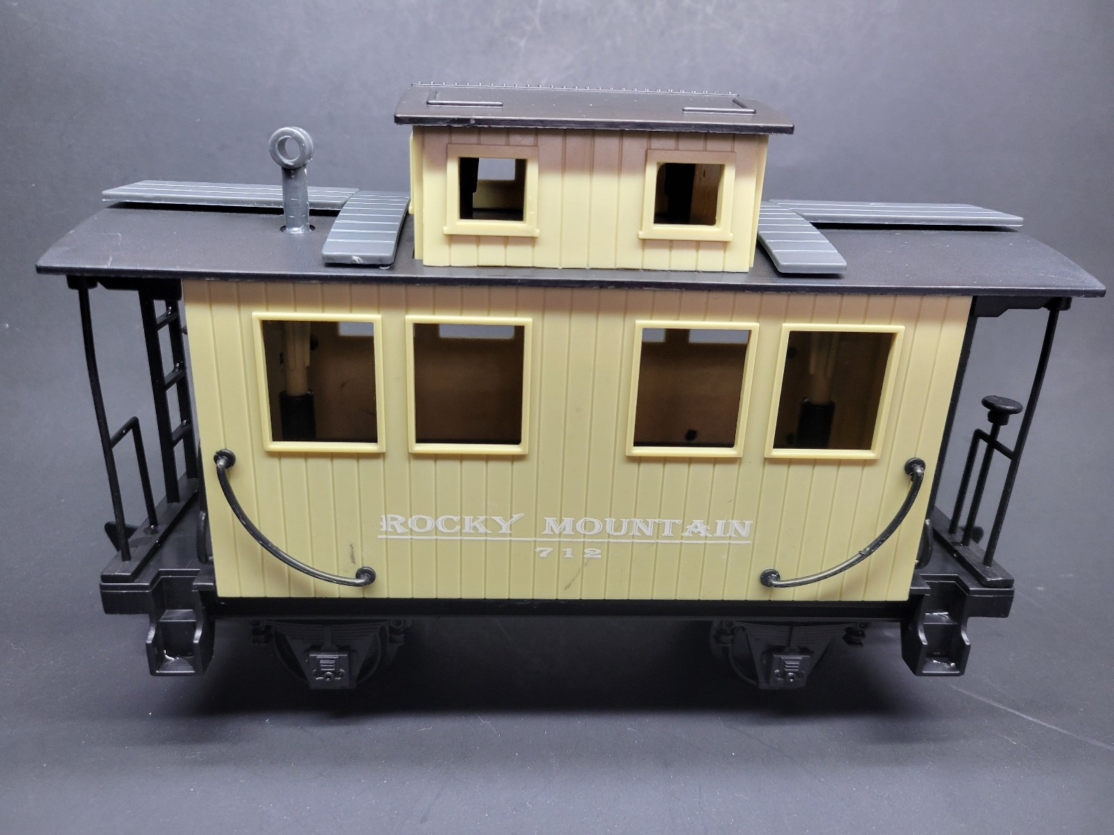 EZTEC Scientific Toys G Gauge Tan Rocky Mountain Caboose 712 Model Train Car