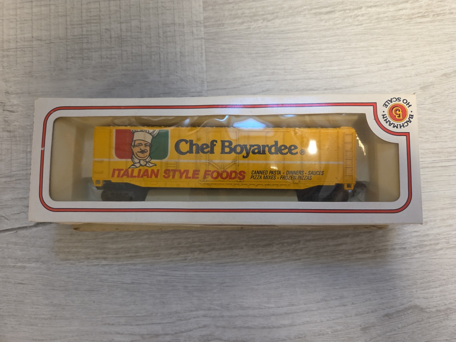 VTG Bachmann HO Electric Train Car- Chef Boyardee 1081- Made in Hong Kong- w/Box
