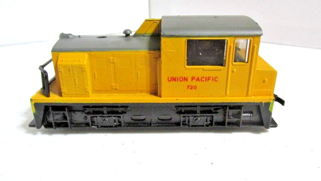 AHM 5001 – HO SCALE – Union Pacific – MDT DIESEL #720 LOCOMOTIVE