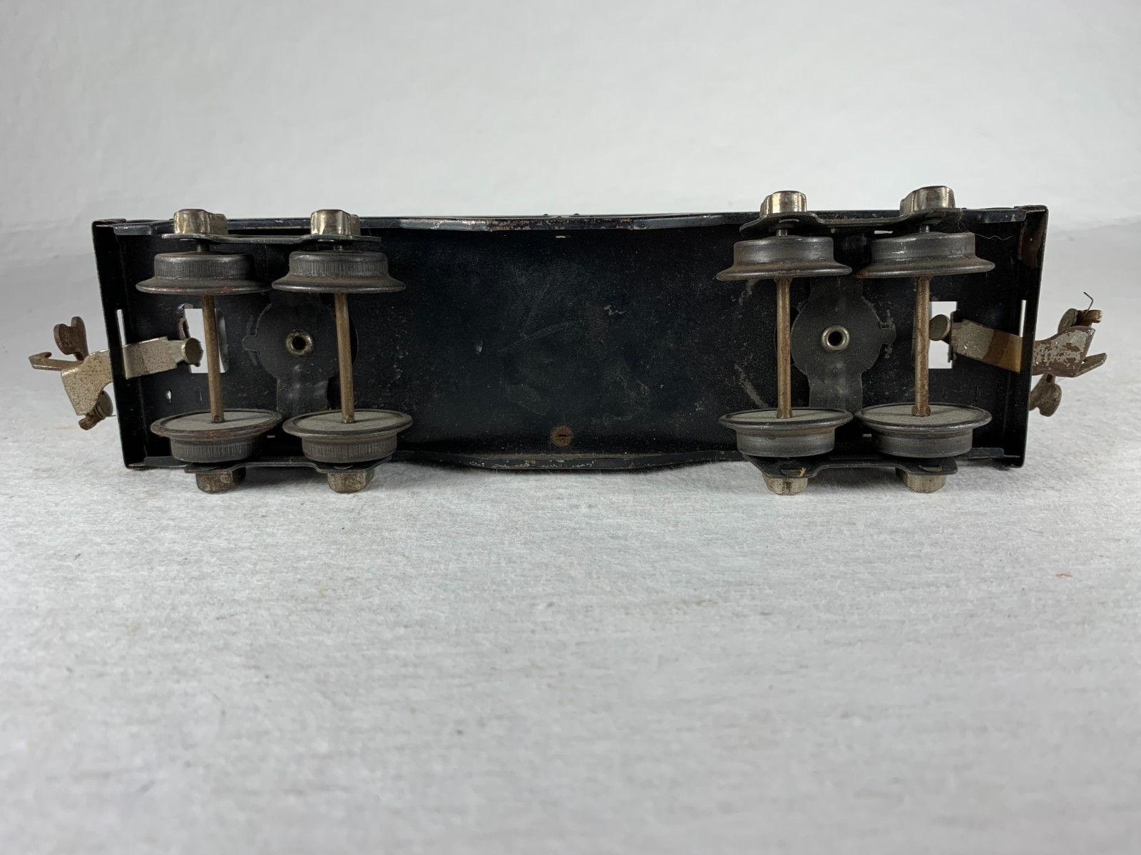 LIONEL PREWAR 1680, SUNOCO MOTOR OIL TANK CAR (1933-1942)