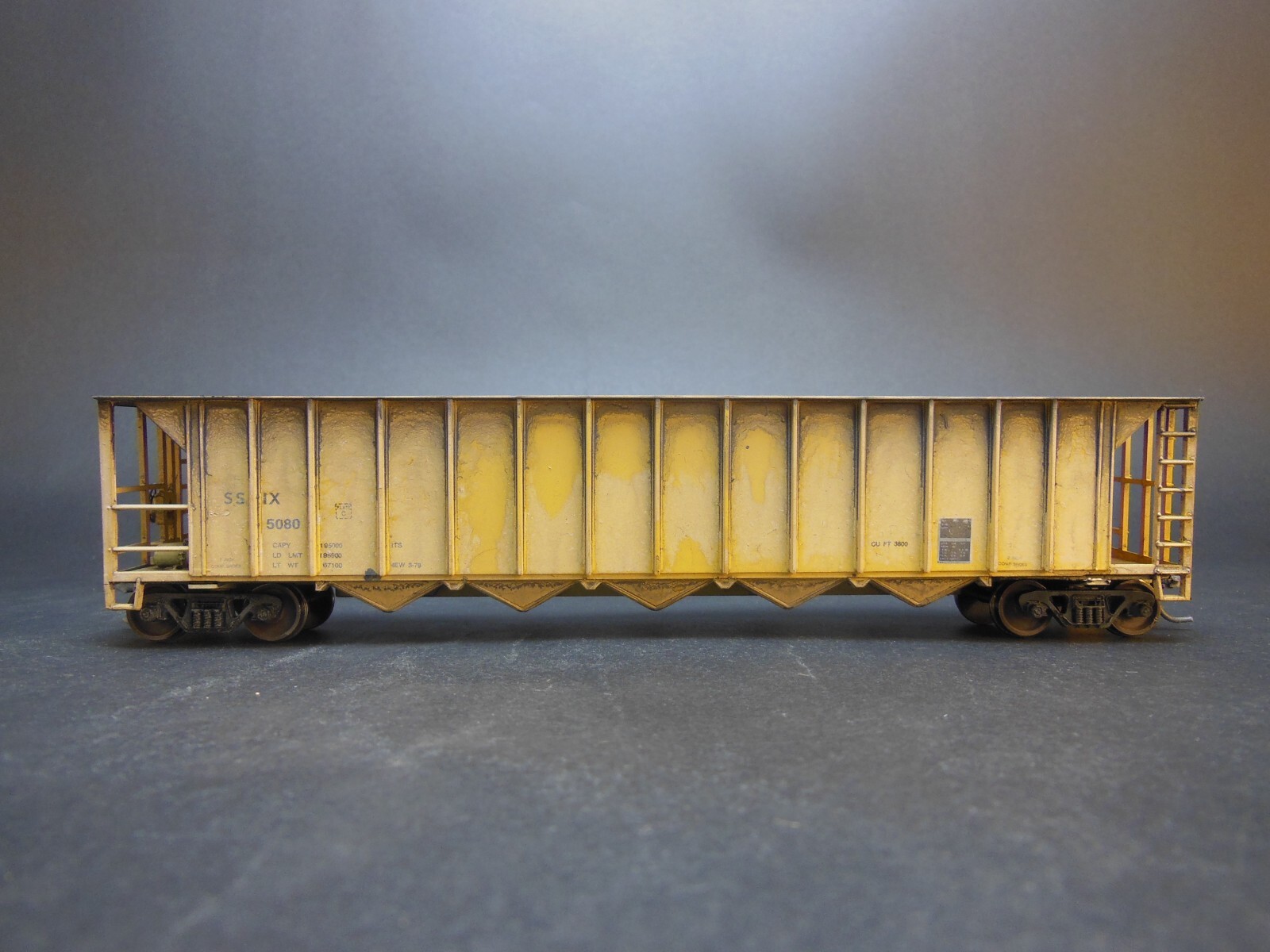HO SCALE CUSTOM WEATHERED SSIX 5080 ORTNER 5-BAY RAPID DISCHARGE HOPPER