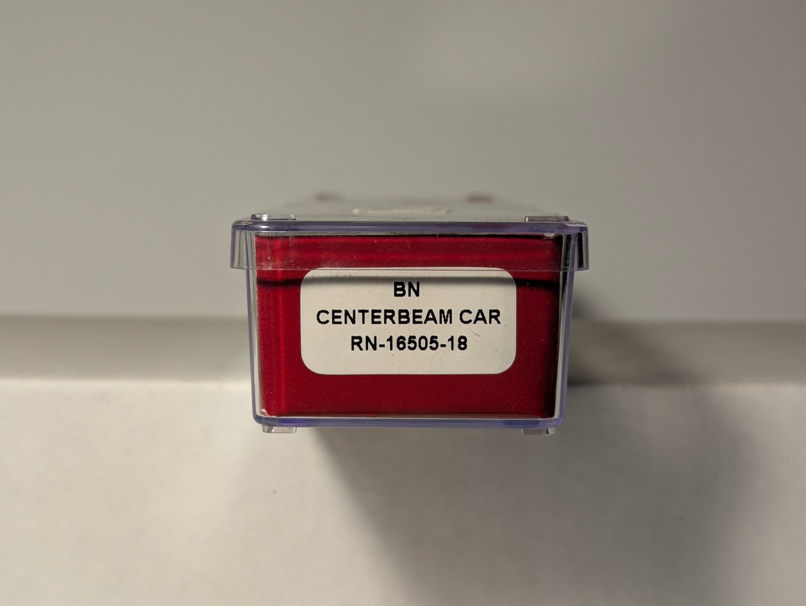 Red Caboose RN-16505-18 76′ Centerbeam Flat Car Burlington Northern BN625057