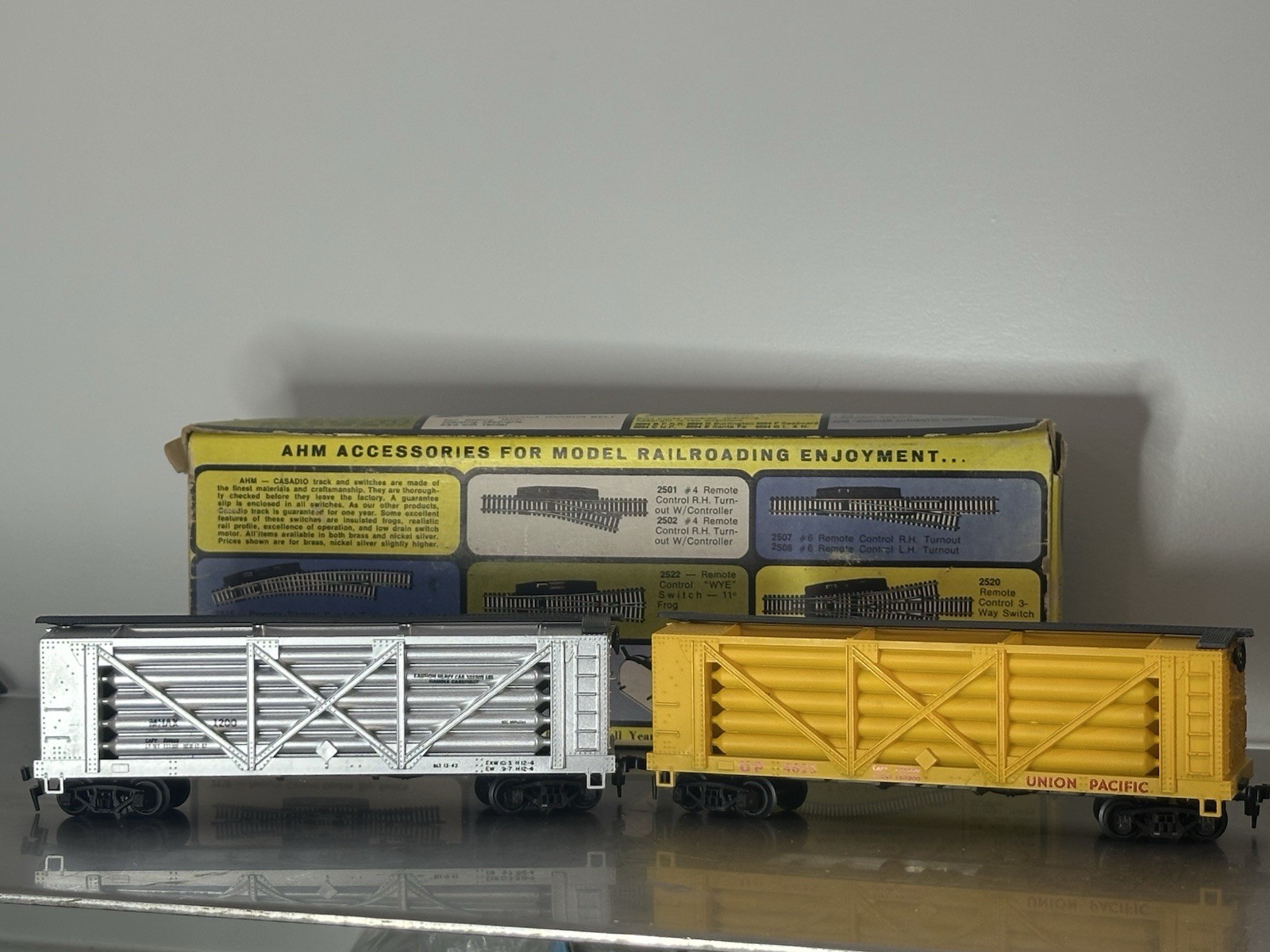 4 LOT AHM HO Helium Carrier Freight Cars w/Orig Boxes-3 Dept.of Mines & 1 UP NEW
