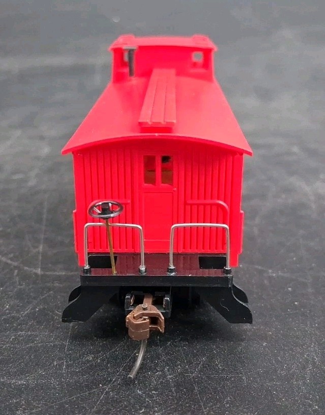 CANADIAN PACIFIC OLD TIME WOODEN CABOOSE-LONG MANTUA # 725027 NEW HO SCALE
