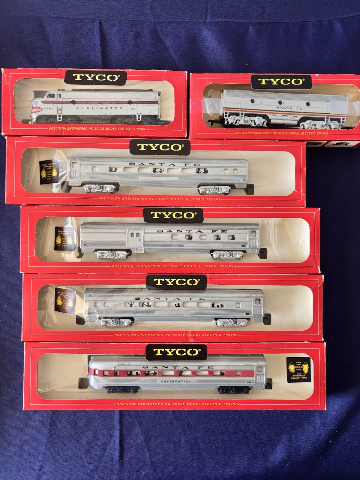 Vintage TYCO HO Scale Santa Fe Passenger Train Boxed Red Box 6 Piece Lot