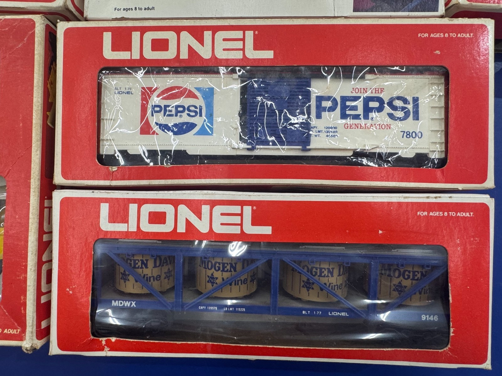 8pc Lot O/O27 Gauge Lionel Pepsi MP etc Caboose Box Freight Cars