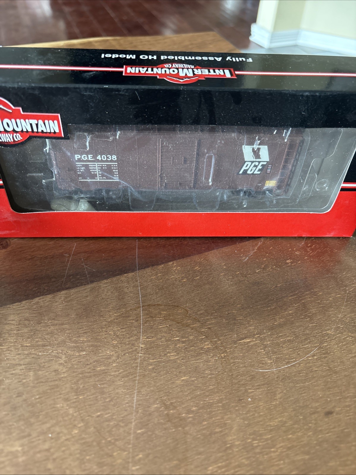 Intermountain 46808-10 HO Canadian Mod AAR 40′ Box Car PGE New #4038