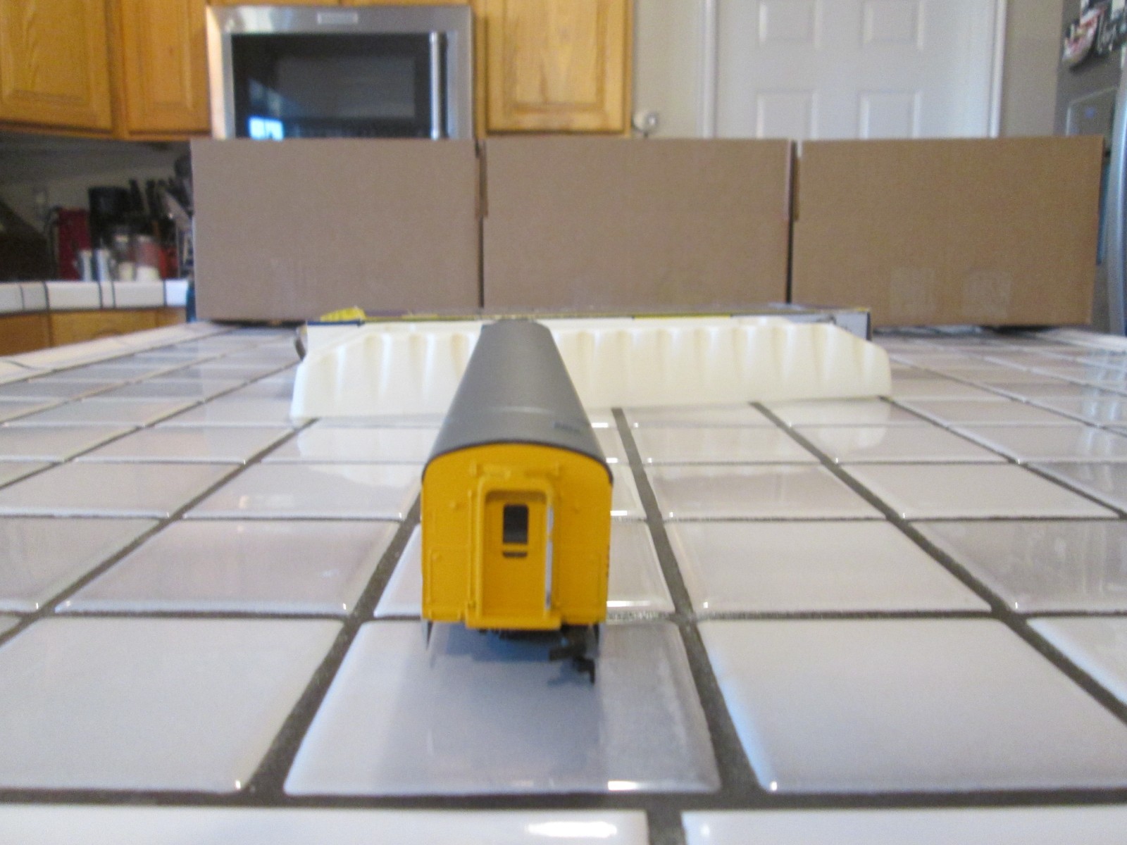 AHM/RIVAROSSI DENVER & RIO GRANDE WESTERN PASSENGER CAR HO SCALE