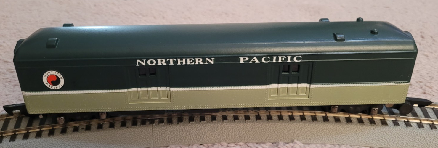 S Gauge Northern Pacific Cargo Green Link coupler