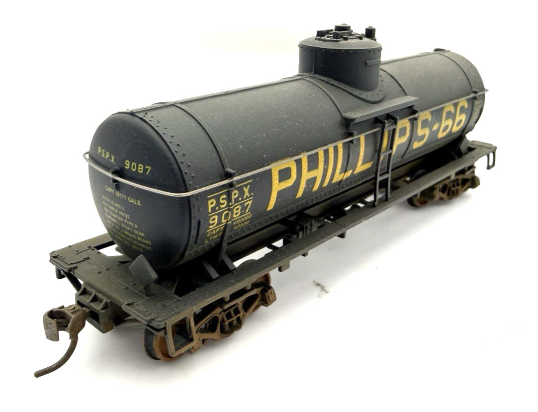HO Unbranded Phillips 66 PSPX 32′ Tank Car Road #9087 Weathered Trucks