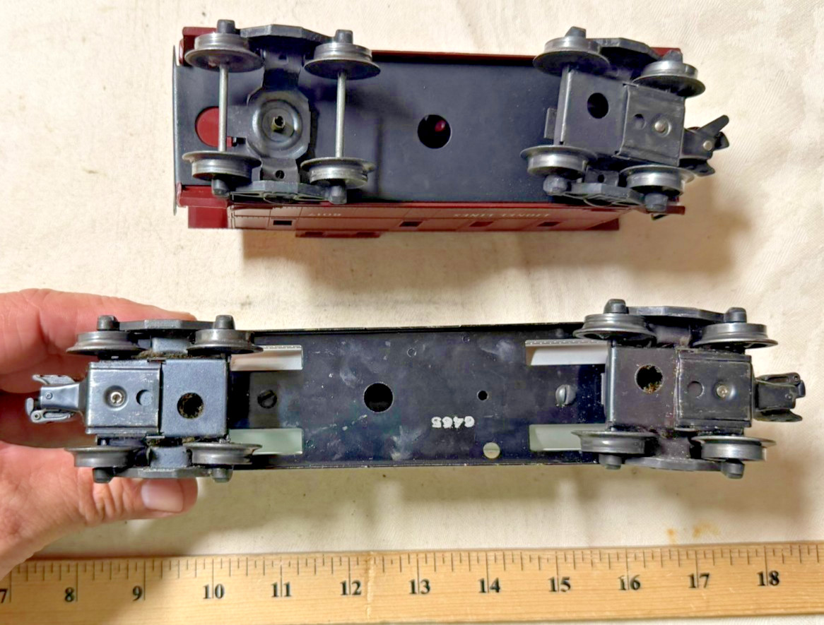 Postwar Lionel O Gauge 6465 silver Sunoco tank car + 6017 Tuscan brown caboose