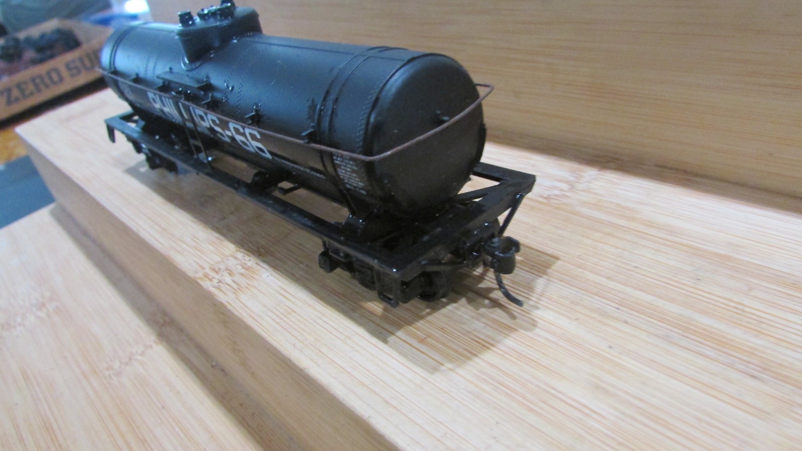 HO Scale Phillips 66 Single Dome Tank Car P.S.P.X. 9213 Lot#C058