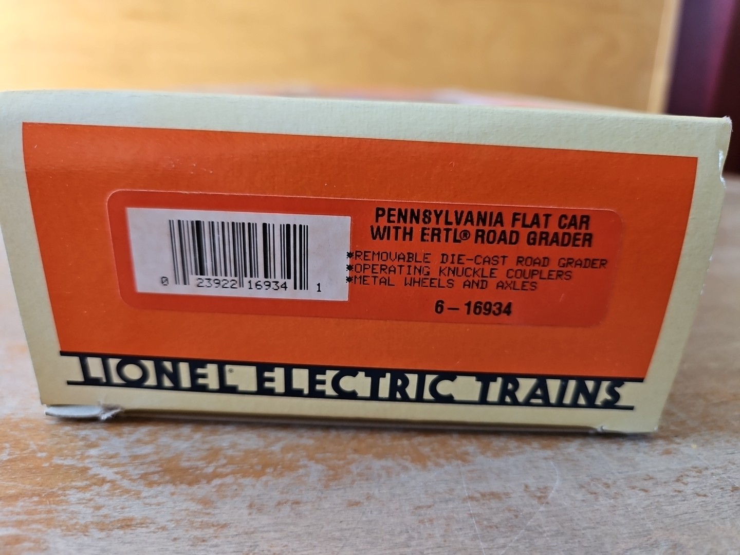 Lionel Caterpillar Ertl Grader PENNSYLVANIA FLATCARROAD 6-16934 NEW IN BOX