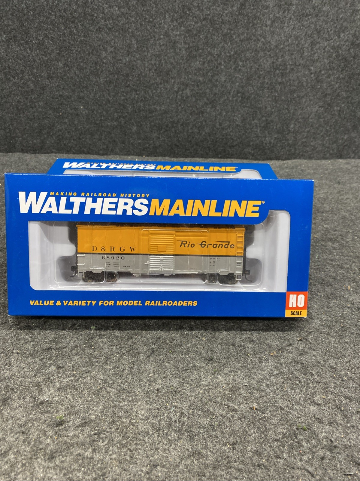 Walthers Mainline Mixed Freight Cars Qty 3, 910-2733, 6918, 1153 (WL050626-03)