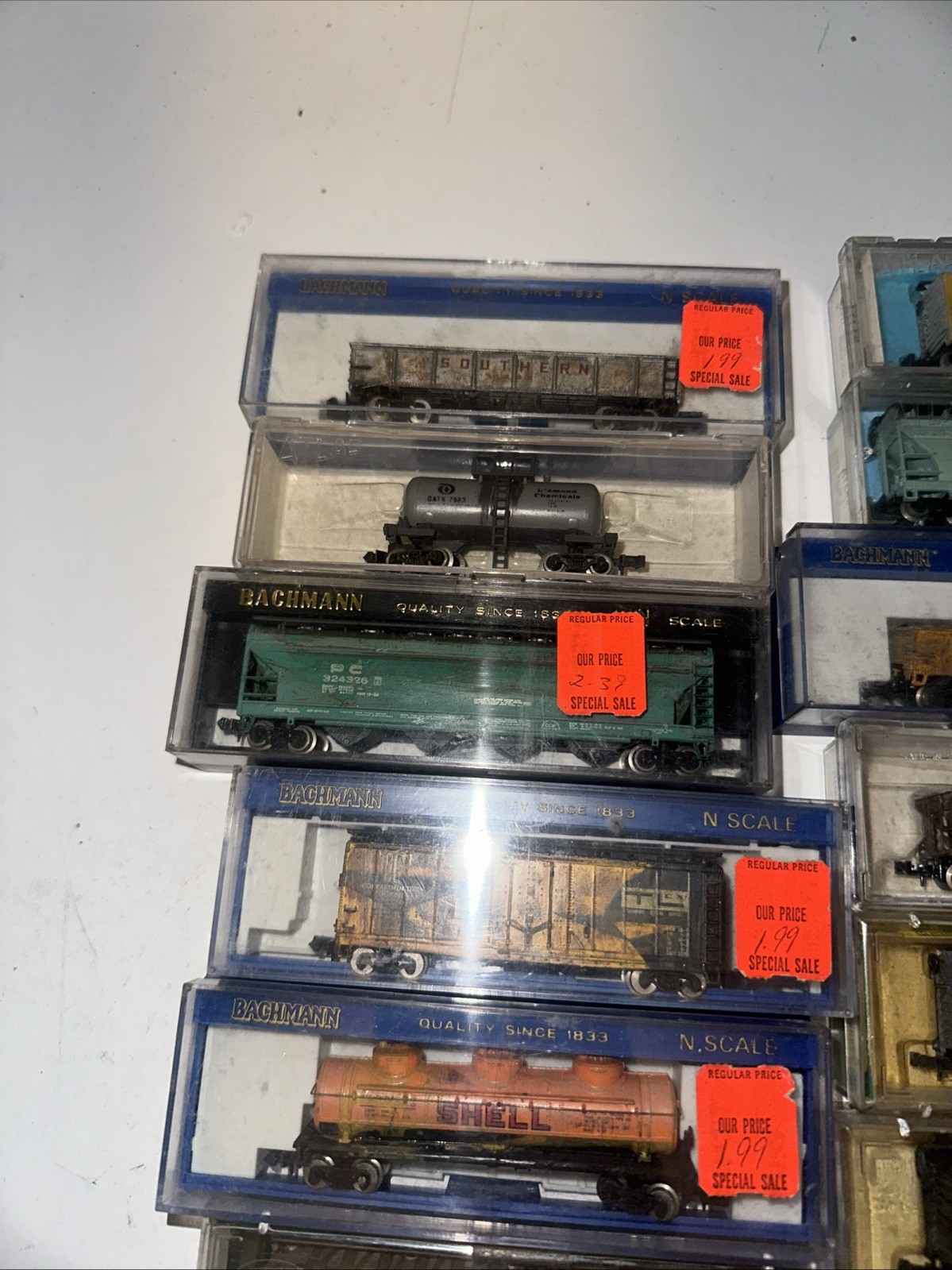 Lot of 20 Assorted N Scale Freight Cars, Various Road Names, Makers