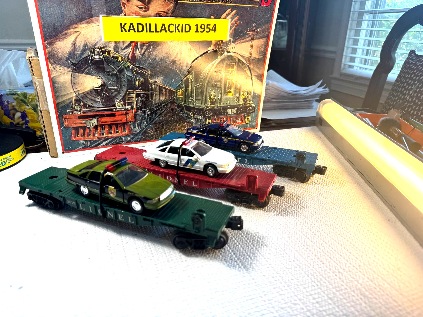 🚂 LIONEL — 3-FLAT CARS WITH DIE-CAST POLICE VEHICLES 💥 L2522