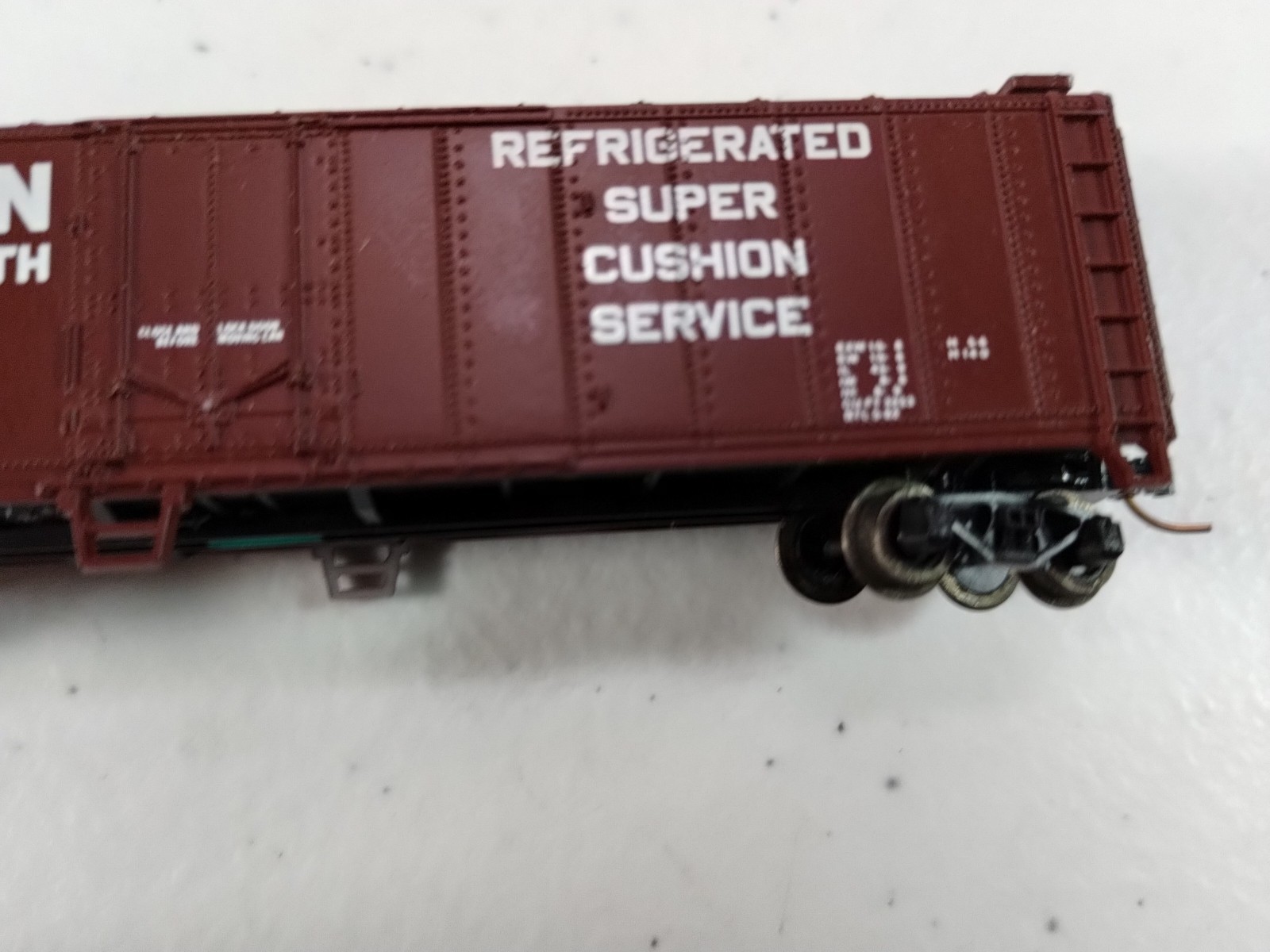 Atlas 3655 Southern Railway #904 50′ Reefer MTL Body Mount Couplers N Scale