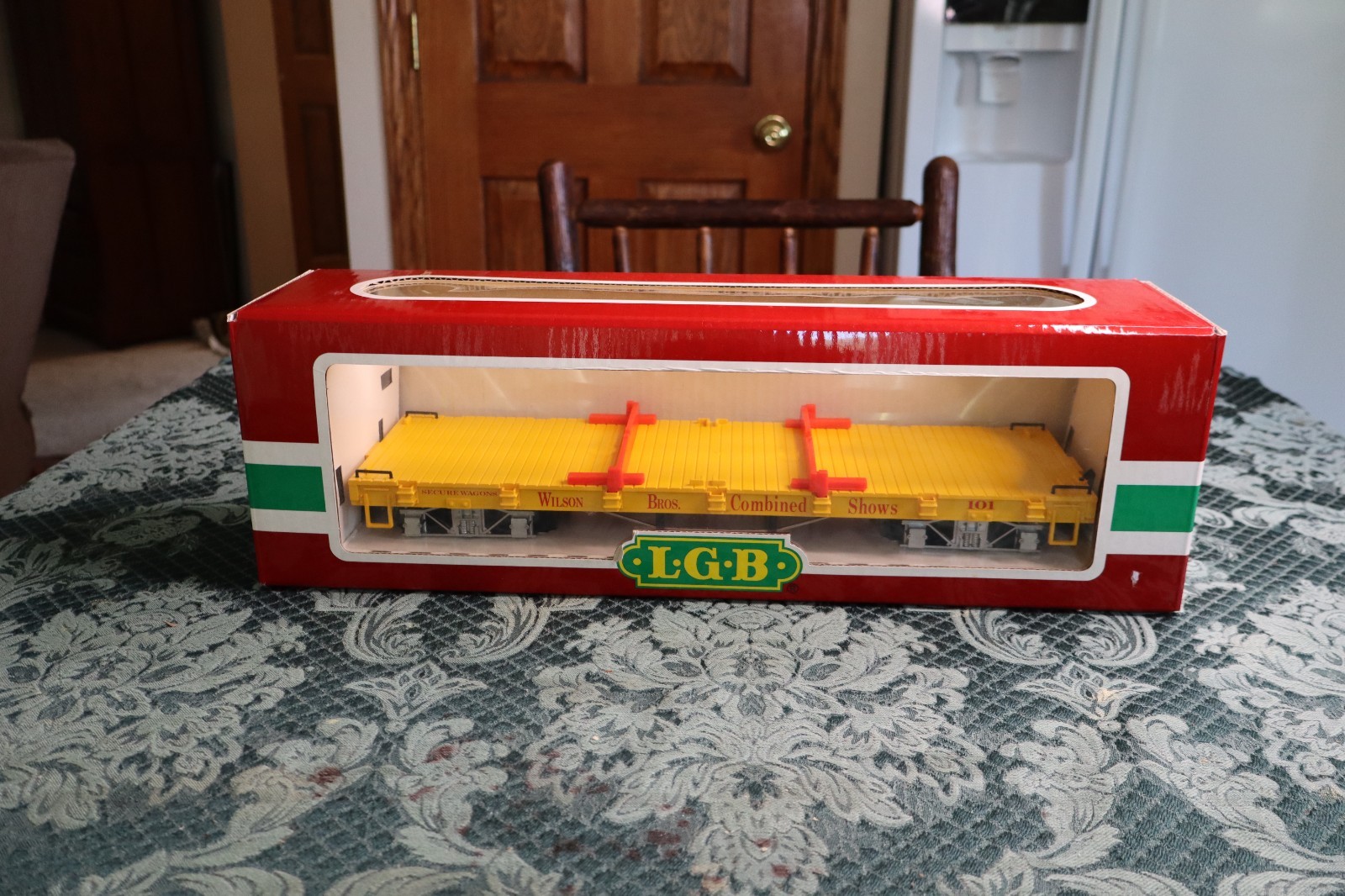 LGB 4160 – DG WILSON BROS CIRCUS LIMITED EDITION FLAT CAR (YELLOW)