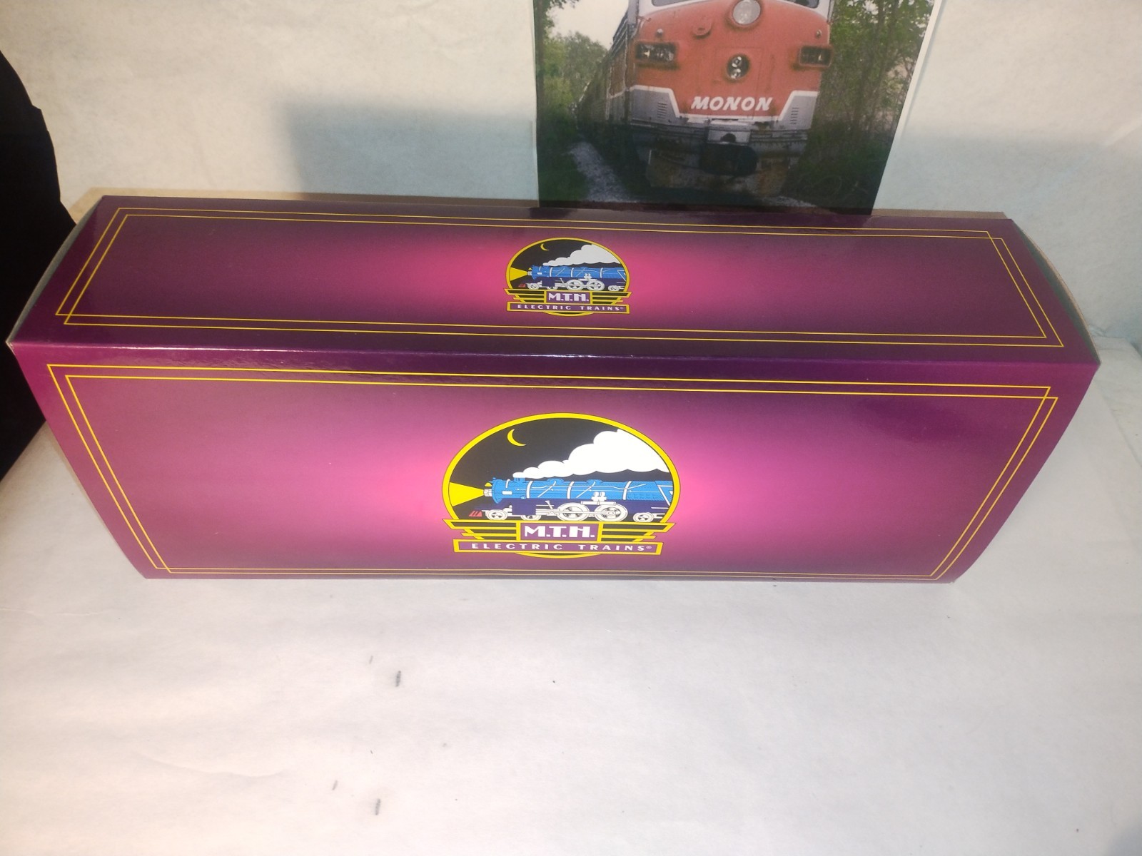 MTH DONALD J TRUMP Speaks Red Flatcar w/ Garbage Truck. New 20-95796