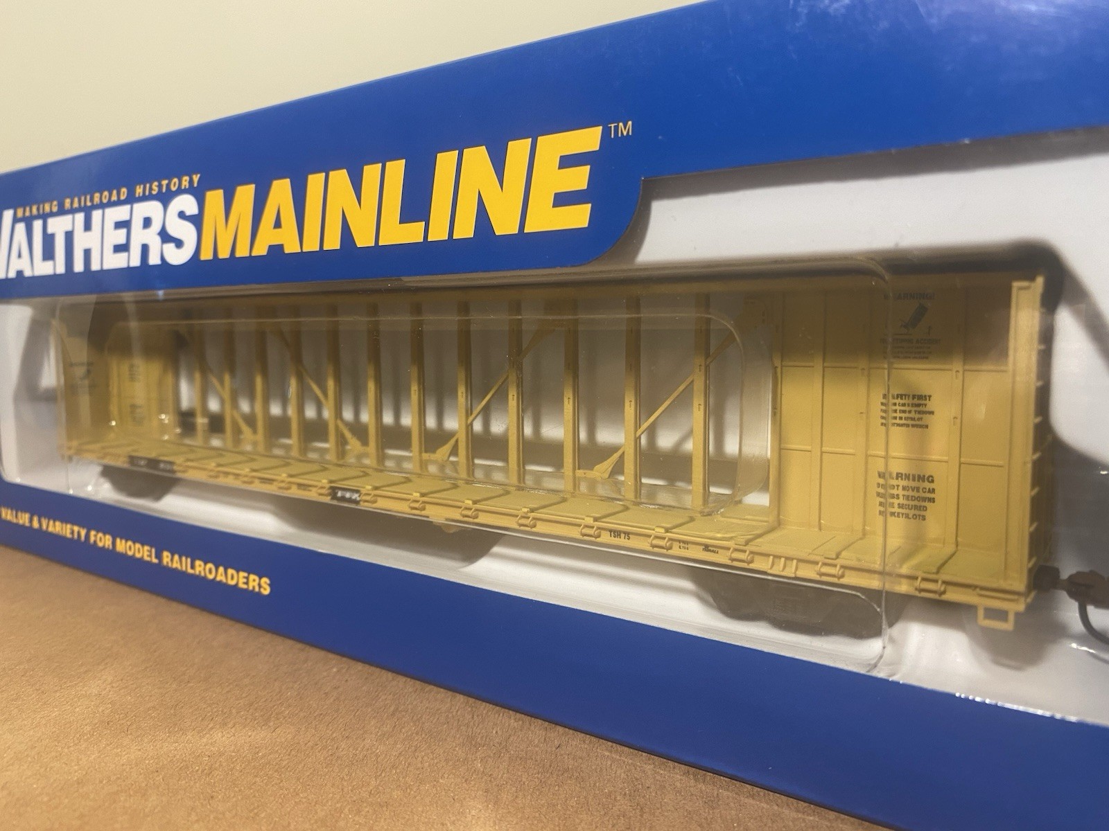 Walthers TTX 72’ Center Beam Lumber Car#87576 -New In Incorrect Box