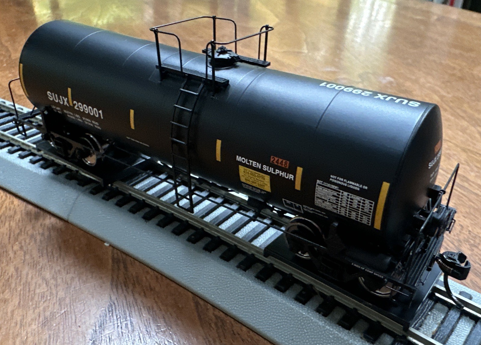 Walthers PROTO 920-100029 40’ Trinity 14000g Molten Sulfur Tank Sulcom 299001 NY