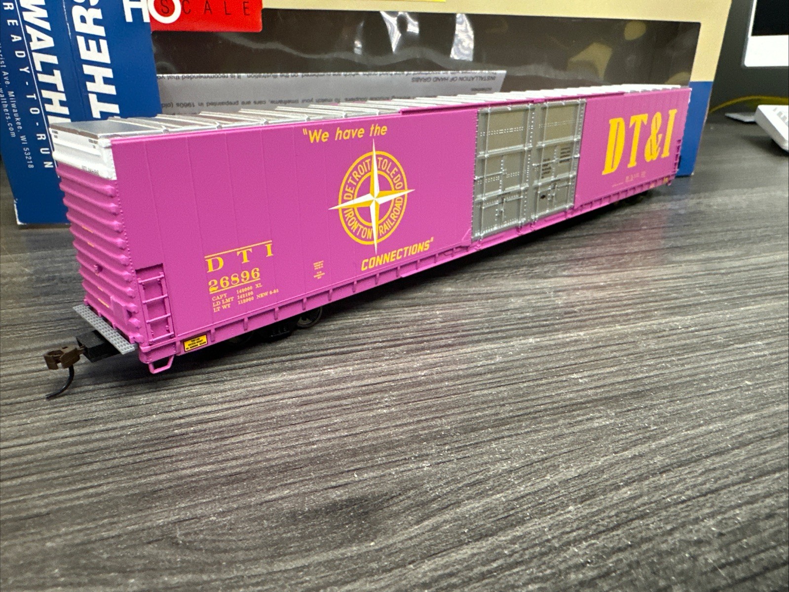 Walthers Goldline HO 932-35017 PS 86’ Hi-Cube Box Car 4-Door DTI NIB