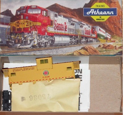Athearn 5393 HO DM&IR WV Caboose #228 Kit