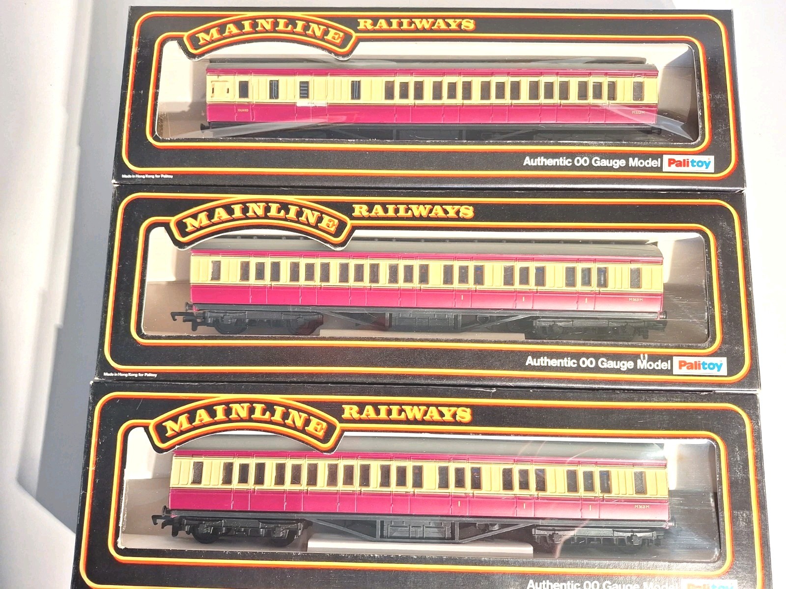 Mainline 37111,37112 BR 57′ Corridor Coach & Brake. In Excell Cond. OO Scale.Box