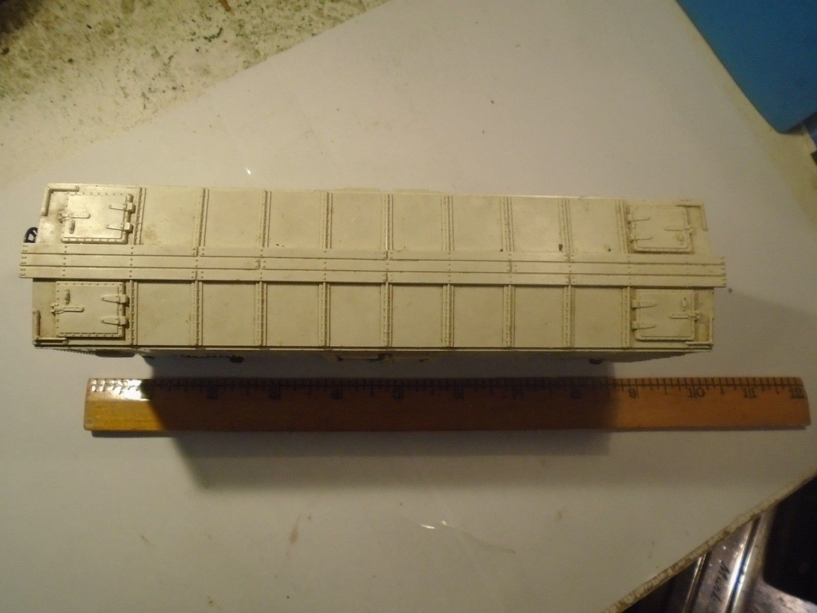 LIONEL O & 027 REFRIGERATOR REEFER No 6472, MISSING 2 HALF DOORS 5-179-5