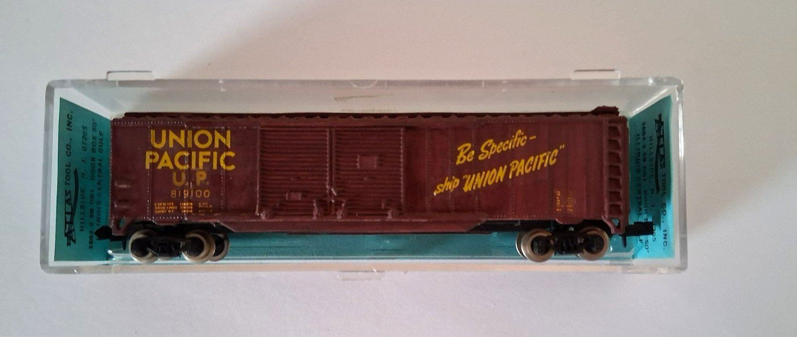 N Scale Atlas Union Pacific 50′ Double Door Box Car 819100 w / Plastic Case