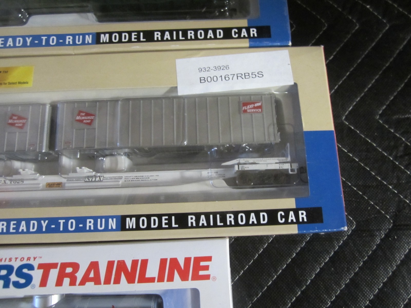 Walthers Platinum HO Rib Side Caboose Milwaukee Rd plus 3 more read description