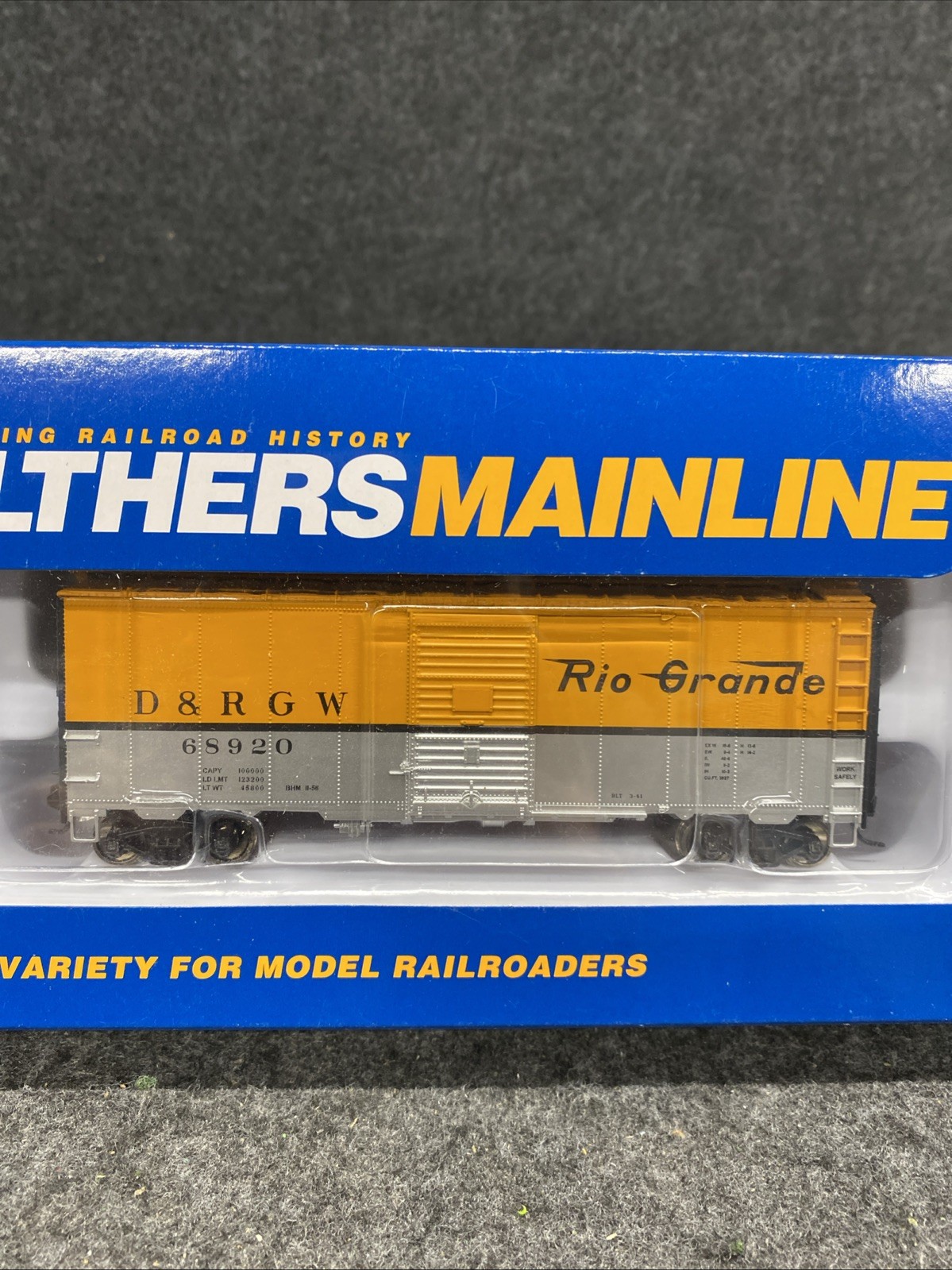Walthers Mainline Mixed Freight Cars Qty 3, 910-2733, 6918, 1153 (WL050626-03)