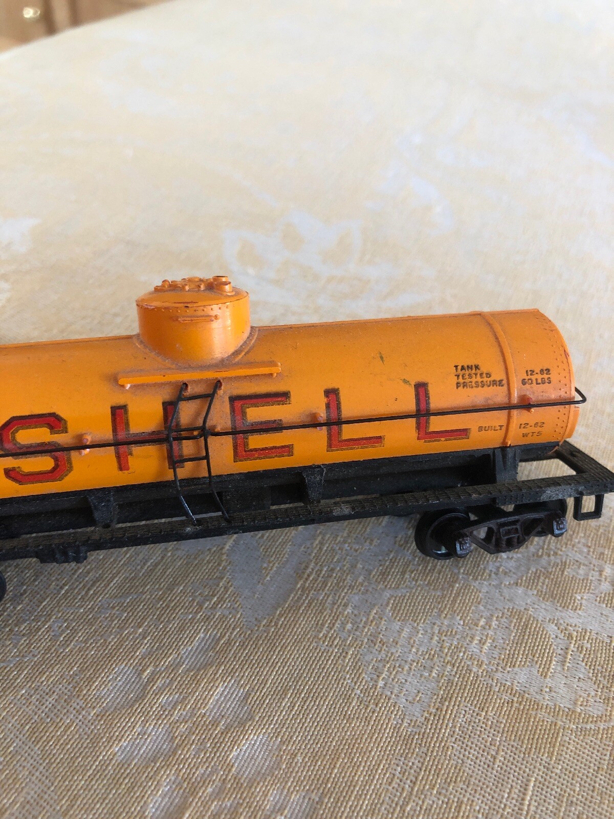 HO Scale SHELL S.C.C.X.1260 TANKER CAR
