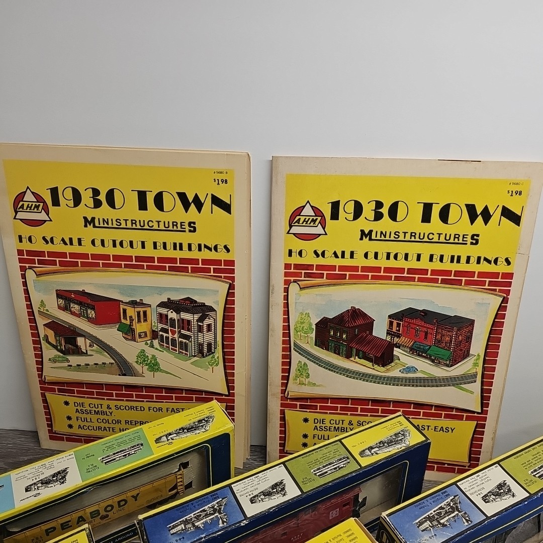 Mixed Lot of Six Vintage HO Scale Train Cars, Locamotive Track And Transformer
